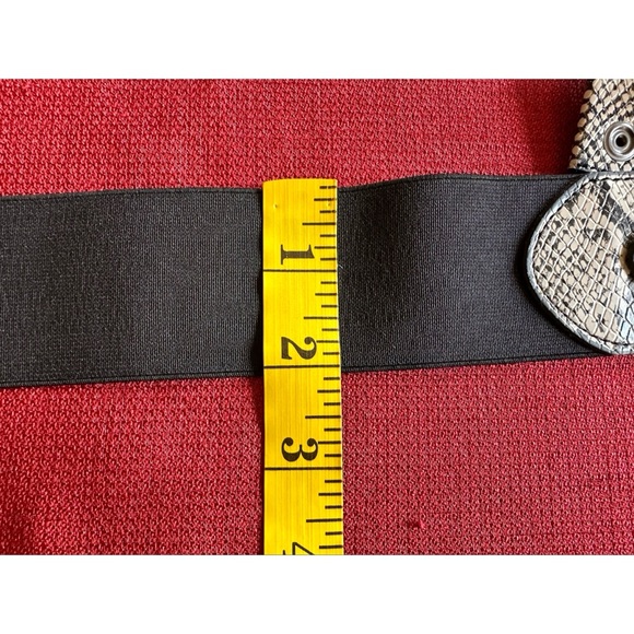 BCBGMAXAZRIA Women’s Black Stretch Belt With Snake Print Buckle Insert XS - Picture 9 of 13